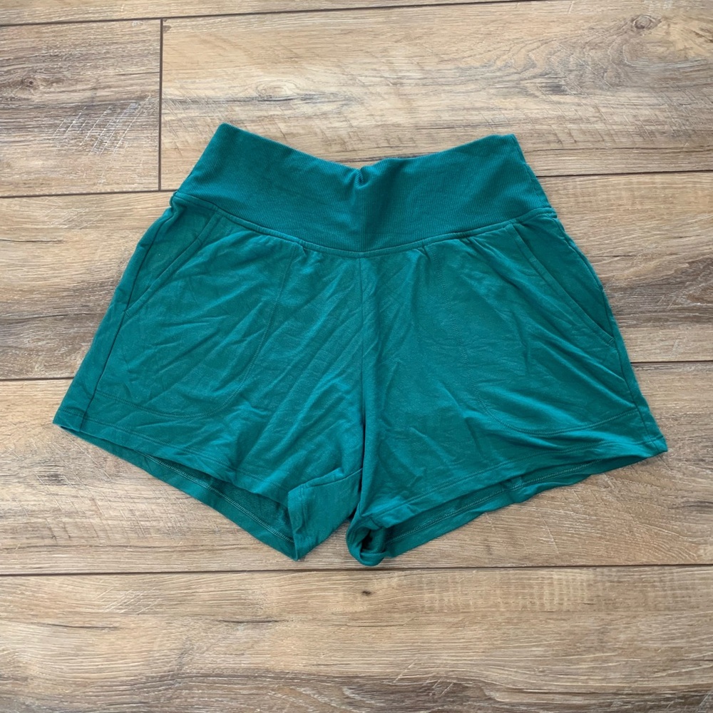 Athleta Green Coaster Luxe Shorts
